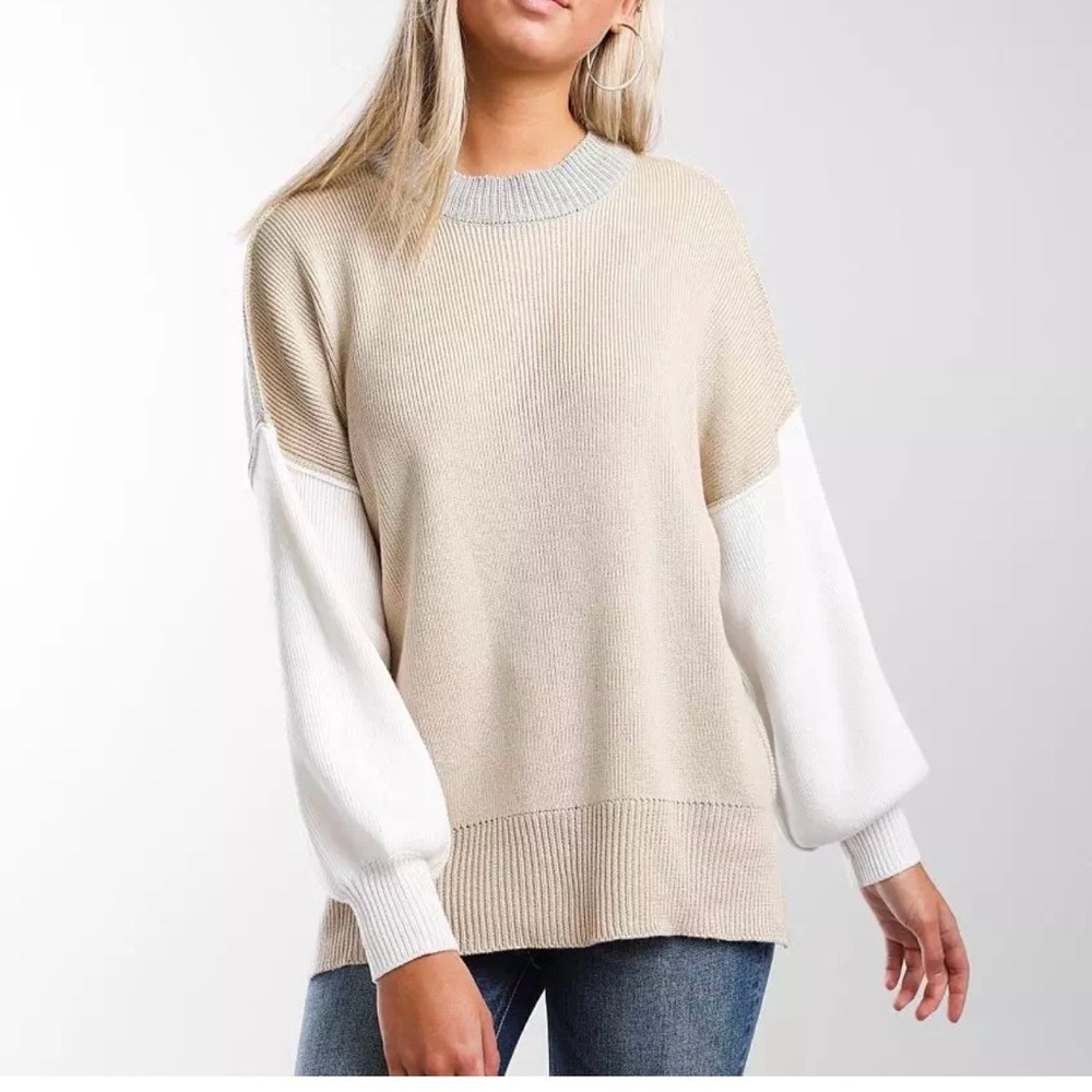 American Eagle Outfitters Tan and Cream Knit Sweater Size Small